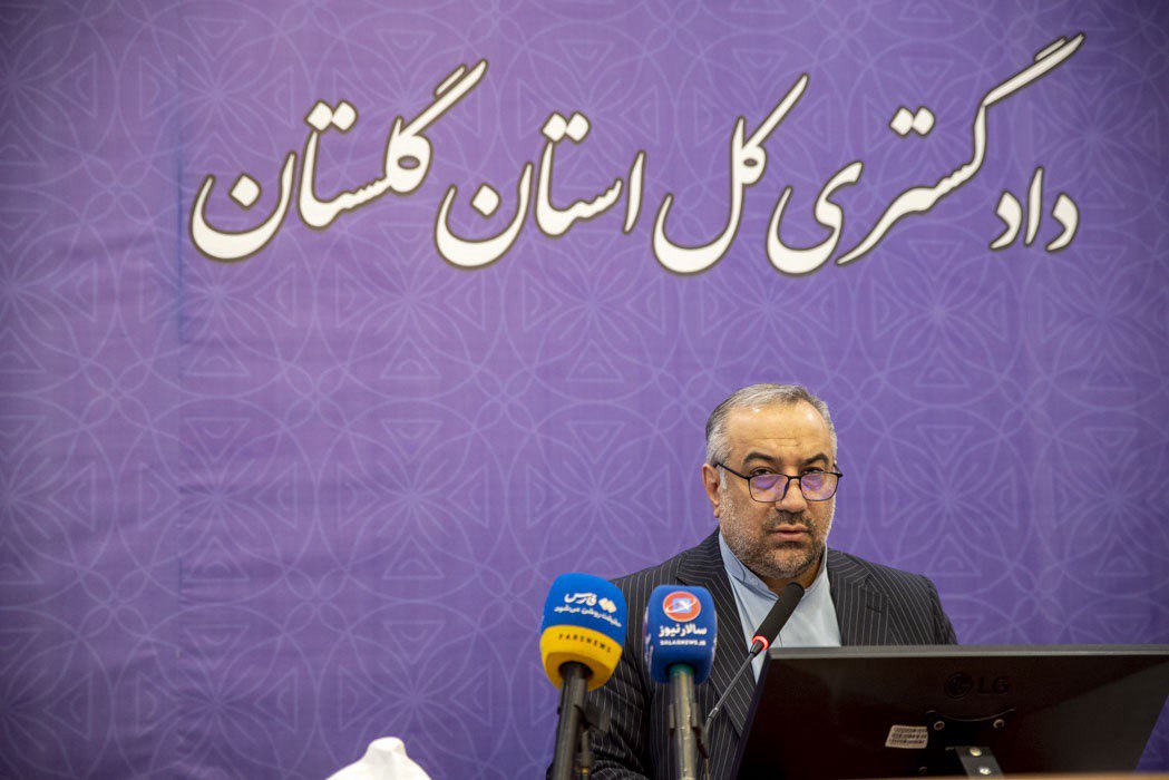 نسیم مهربانی در گلستان ؛ دست حمایت خیران برای کمک به خانواده های زندانیان نیازمند